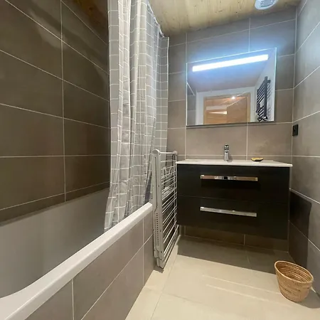 Moderne T4 Avec Jardin Dans Neuve - Fr-1-624-167 *